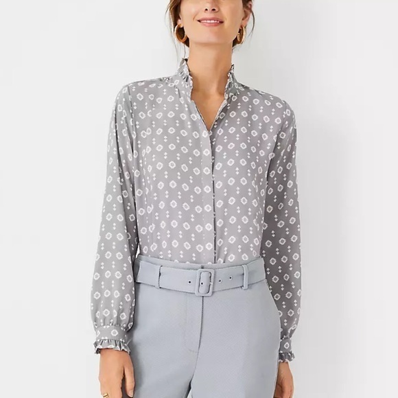 LOT of 2-Ann Taylor Floral‎ Ruffle Blouses Grey/ Blue Size M - Picture 8 of 10